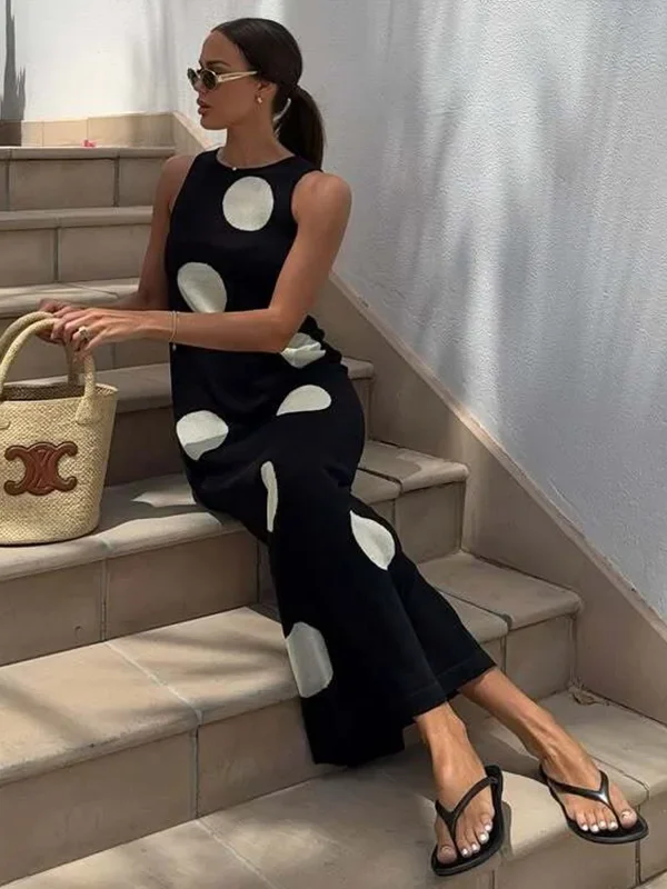 Chic Polka Dot Maxi Dress for Effortless Summer Elegance