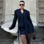 Chic 3-Piece Women's Dress Set with V-Neck Blazer & Skirt - Image 2