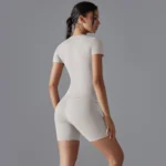 Stylish Women's Yoga Set: Top & High-Waist Leggings Combo - Image 5