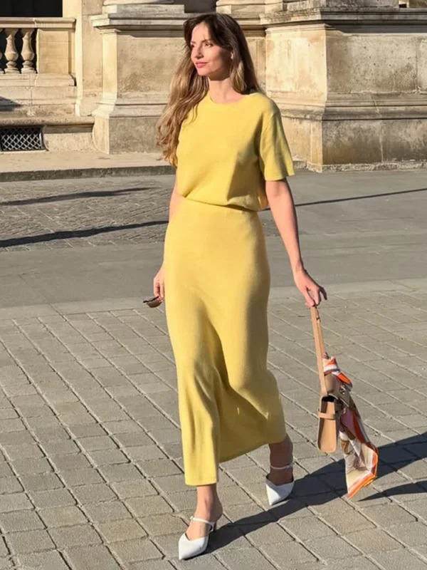 Chic Solid Knitted Skirt Set: Comfort Meets Style, Yellow & Gray