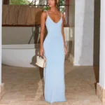 Elegant Backless Halter Dress for Vacation & Casual Chic - Image 2