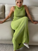 Chic Sleeveless Knitted Turtleneck & High-Waisted Skirt Set - Image 4