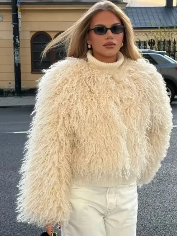 Chic Women's Faux Fur Coat – Elegant Warmth for Every Occasion