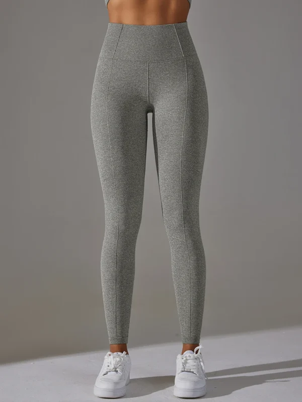 Chic Checkered Seamless Yoga Leggings for Ultimate Comfort