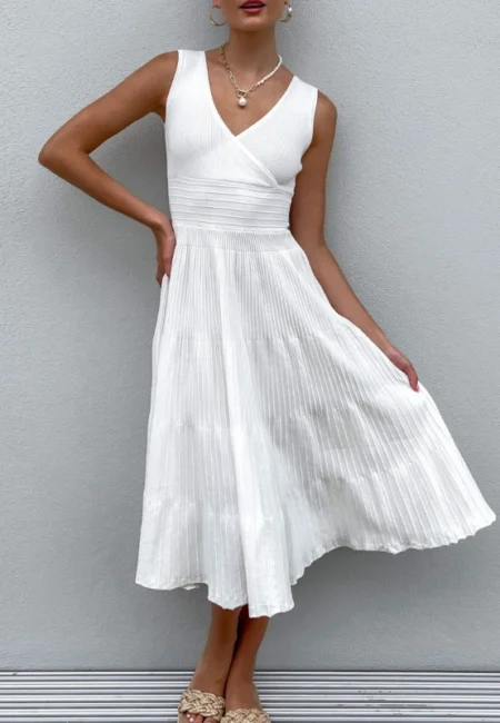 Elegant A-Line Pleated Long Dress for Modern Women