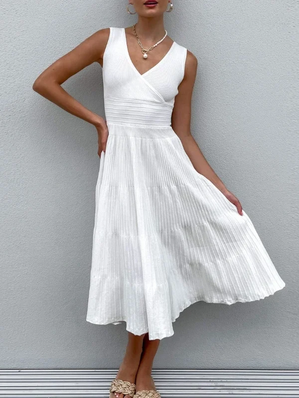 Elegant A-Line Pleated Long Dress for Modern Women