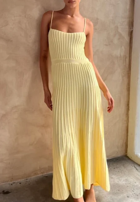 Elegant Strapless Pleated Long Dress for Beach Getaways