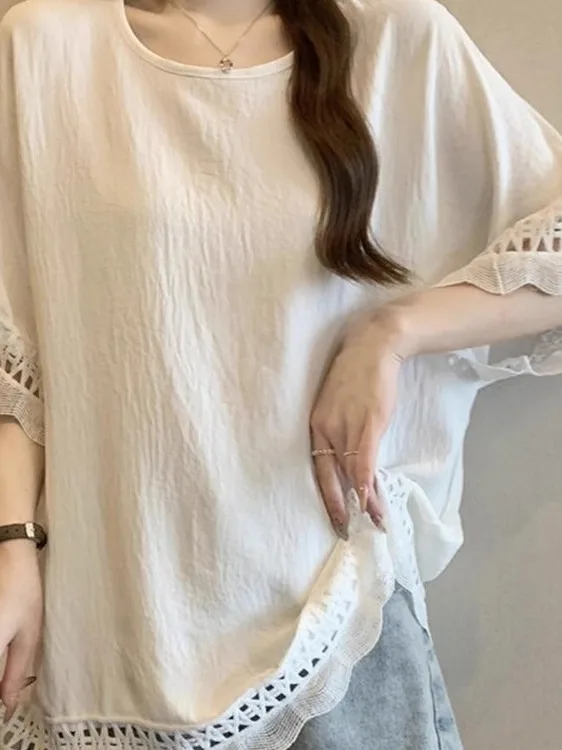 Elegant Plus Size Lace Splice Top for Effortless Summer Chic