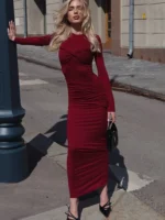 Sophisticated White Maxi Dress with Ruched Design for Fall Elegance - Image 4