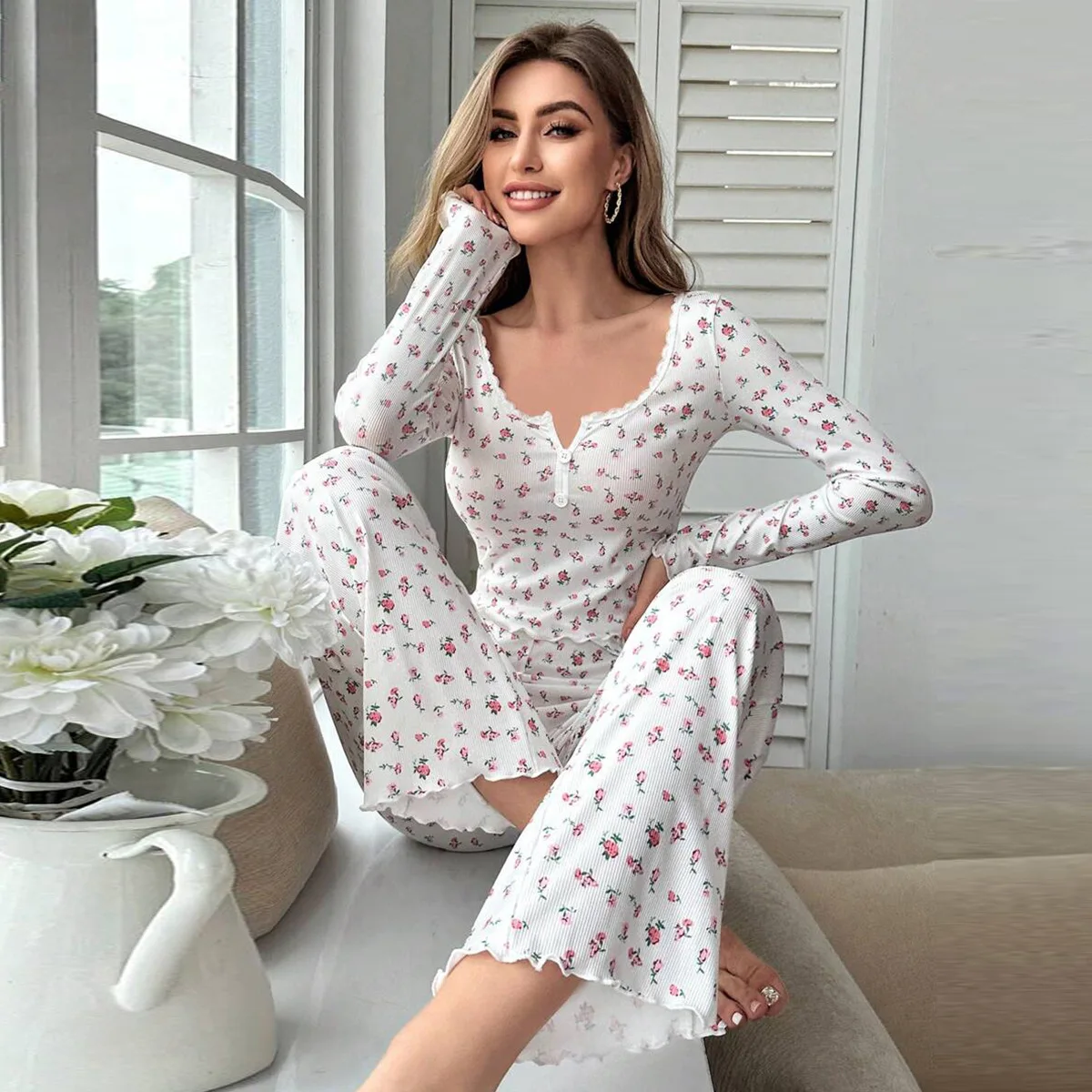 Kf-S1C07D81B1E514C5A99E02C3274A38496S-1 Luxurious Floral Lettuce Trim Pajama Set - Soft Sleepwear