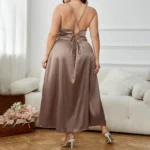 Elegant Plus Size A-Line Nightgown with Backless Design - Image 3
