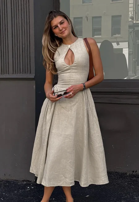 Elegant Black A-Line Maxi Dress with Hollow-Out Design