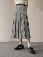 Chic Retro Checkered Fashion Set for Autumn Elegance - Image 3