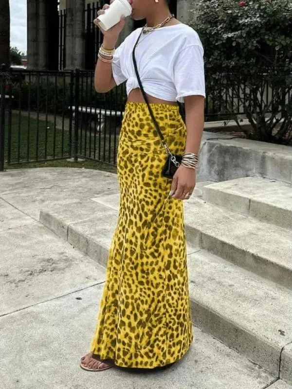 Chic Plus Size Leopard Print Midi Skirt for Summer Style