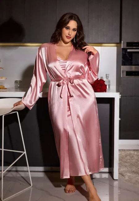 Elegant Plus Size Nighty & Robe Set for Brides & Beyond
