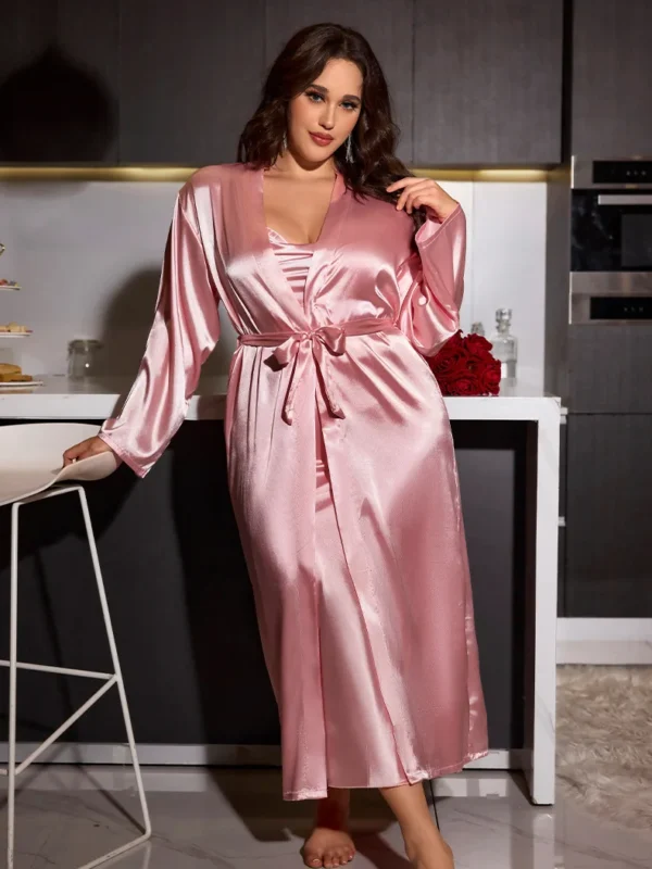 Elegant Plus Size Nighty & Robe Set for Brides & Beyond