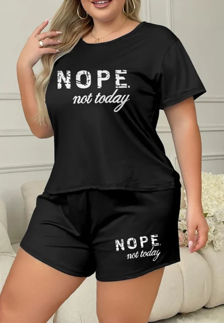 5 XL Women's Pajama Set - Luxurious Polyester Loungewear Comfort