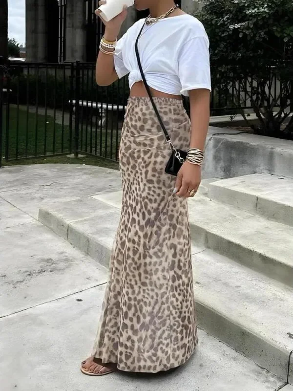 Chic Plus Size Leopard Print Midi Skirt for Summer Style