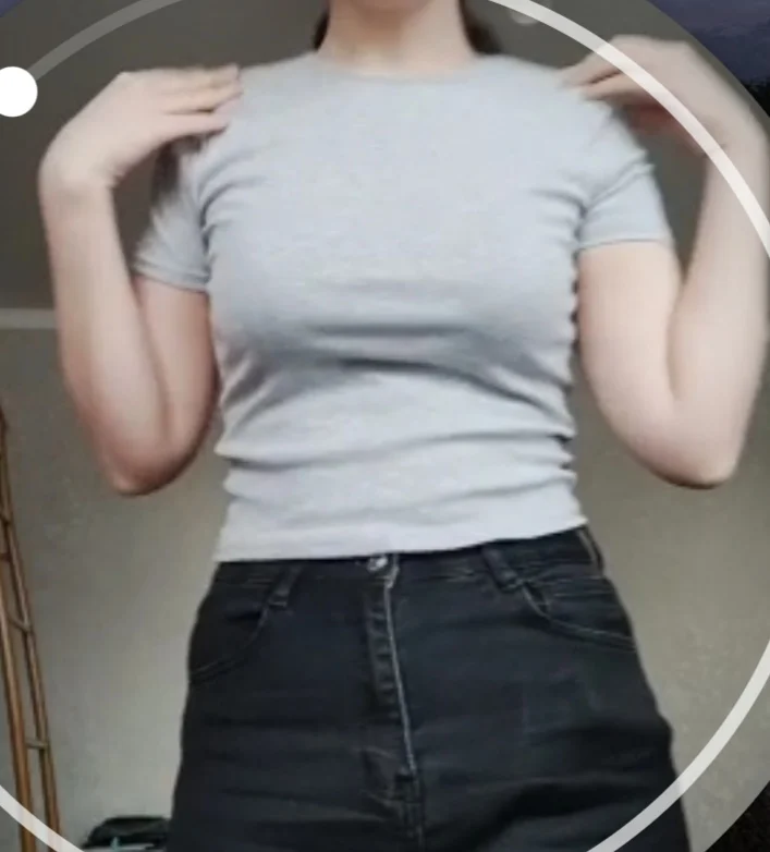 Retro Y2 K Crop Top - Stretchy Cotton Blend Summer Essential photo review
