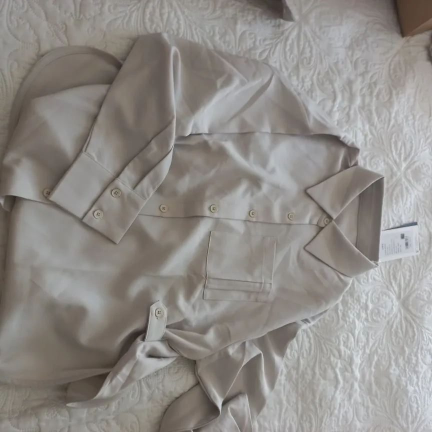 Effortless Spring Blouse for Women - Lightweight & Chic photo review