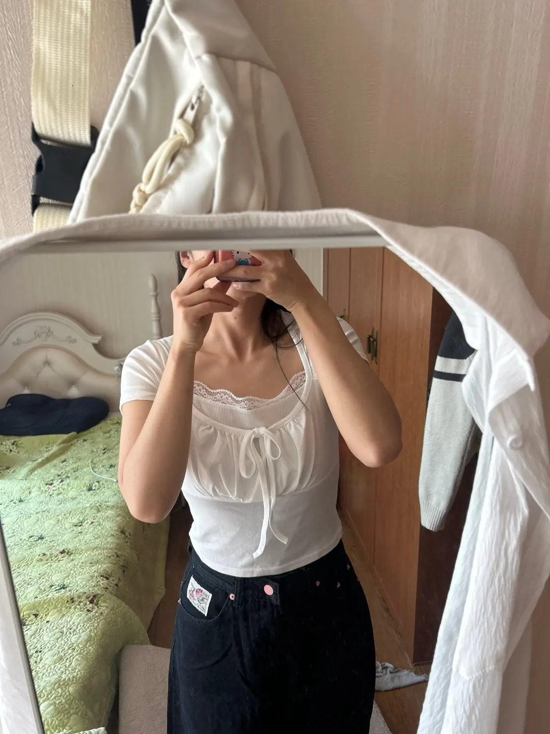 Trendy White Knitted Tee with Patch - Summer Style Essential photo review