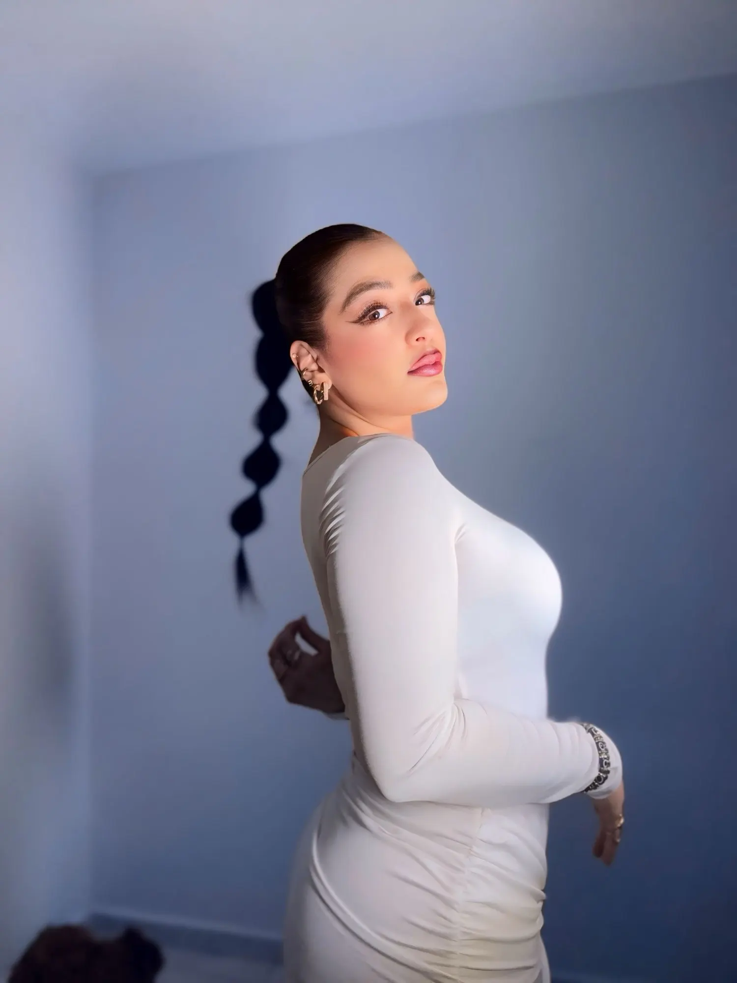 Elegant Ruched Mini Dress with Twist & Ruffle Hem for Parties photo review