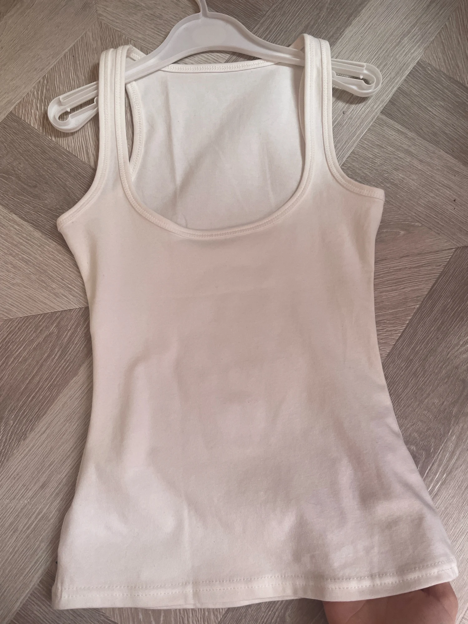 Sleek Women’s Square Neck Tank Top for Effortless Style photo review
