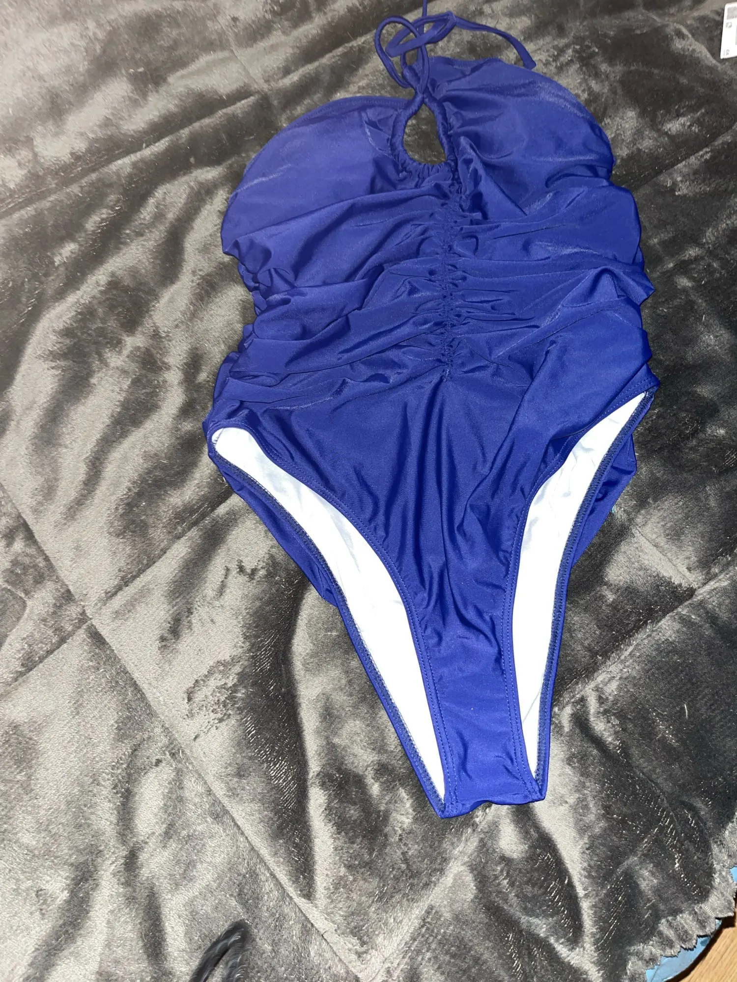 Flattering Women's Strapless One-Piece Swimsuit for Beach Fun photo review