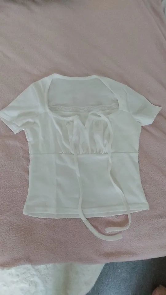 Trendy White Knitted Tee with Patch - Summer Style Essential photo review