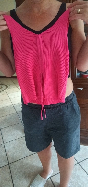 Trendy Women’s V-Neck Ribbed Crop Top with Drawstring Detail photo review