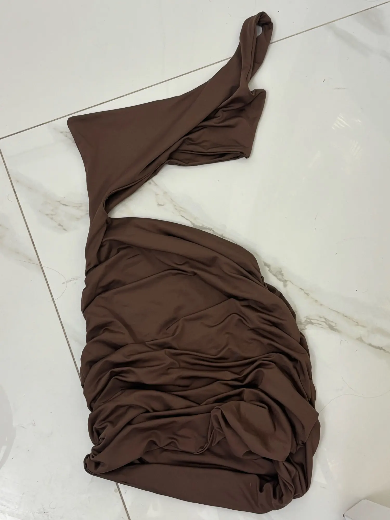 Stunning One-Shoulder Hollow-Out Mini Dress for Party Nights photo review