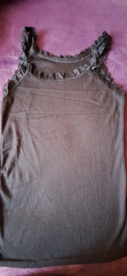 Luxe Sleeveless Lace Tank Top for Effortless Summer Style photo review