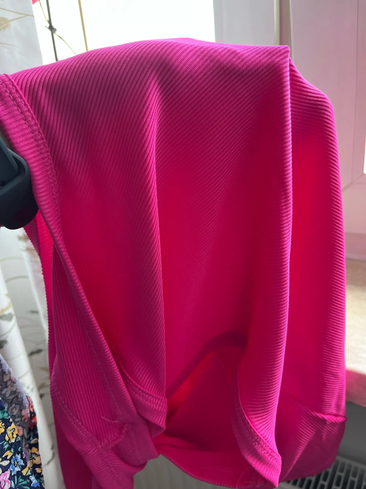 Ribbed Off-Shoulder Tank Top - Stylish Summer Casual Wear photo review