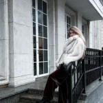 Luxurious V-Neck Faux Fur Winter Coat - Elegant Warmth photo review