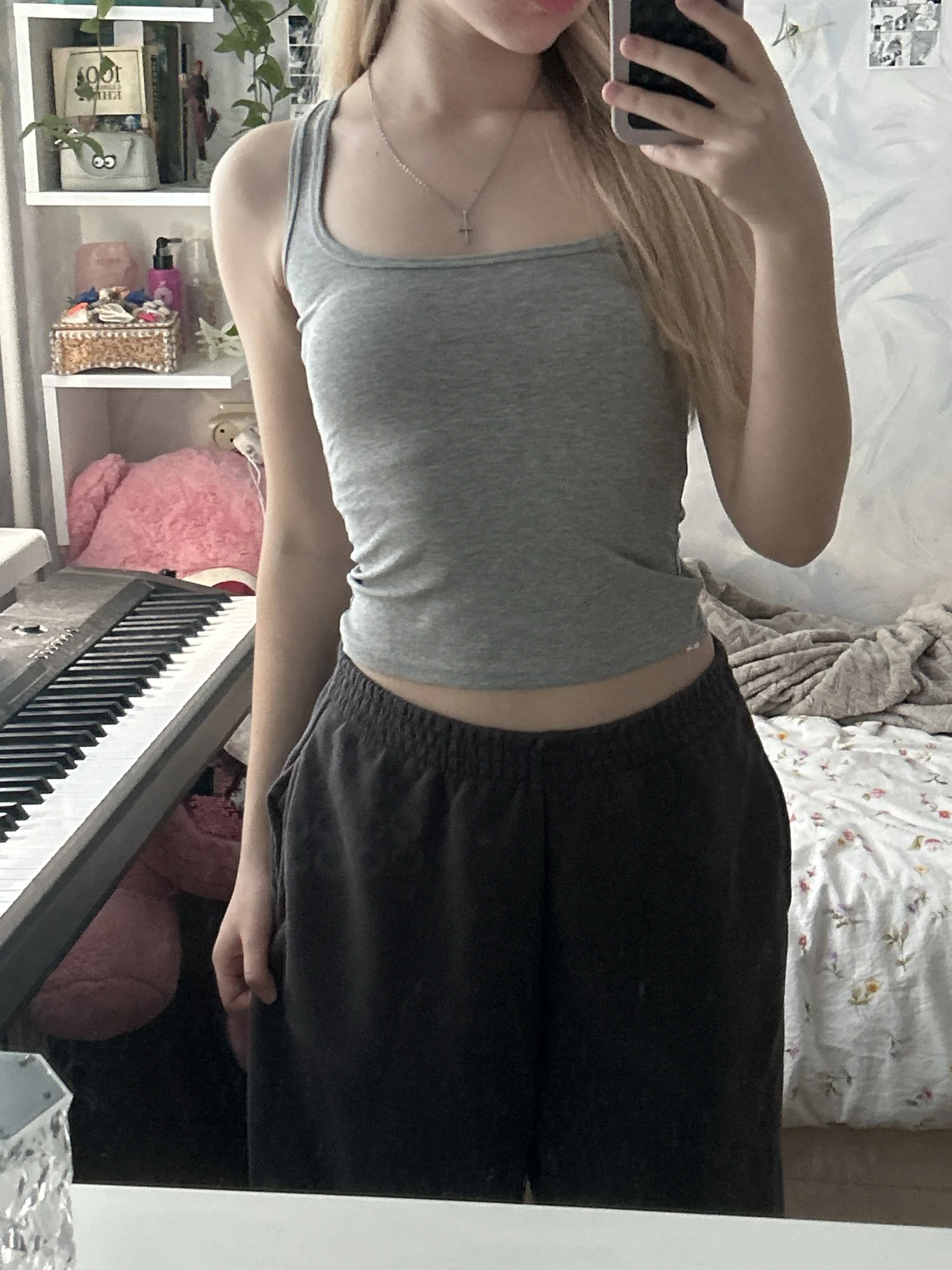 Sleek Women’s Square Neck Tank Top for Effortless Style photo review