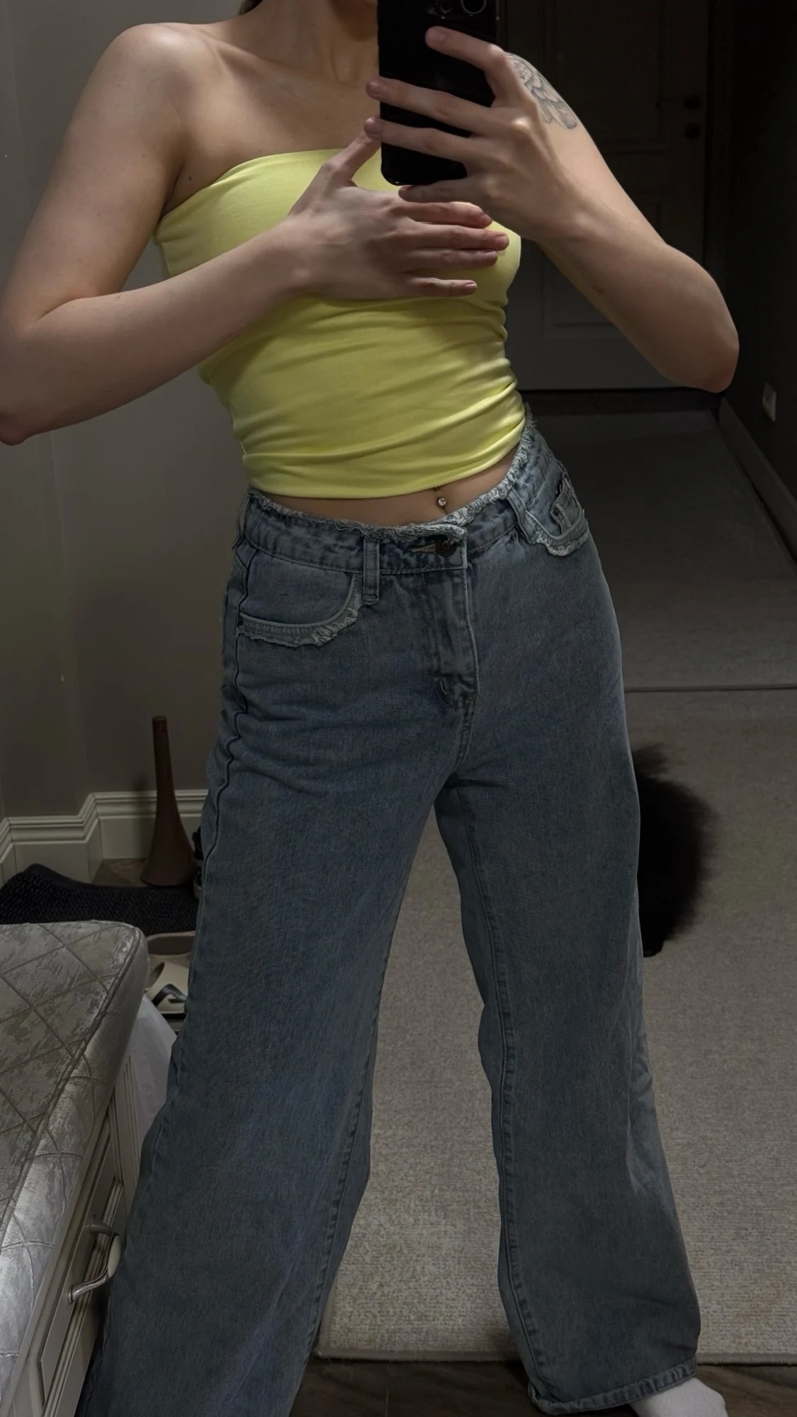 Stylish Women's Strapless Cropped Tube Top for Summer Fun photo review