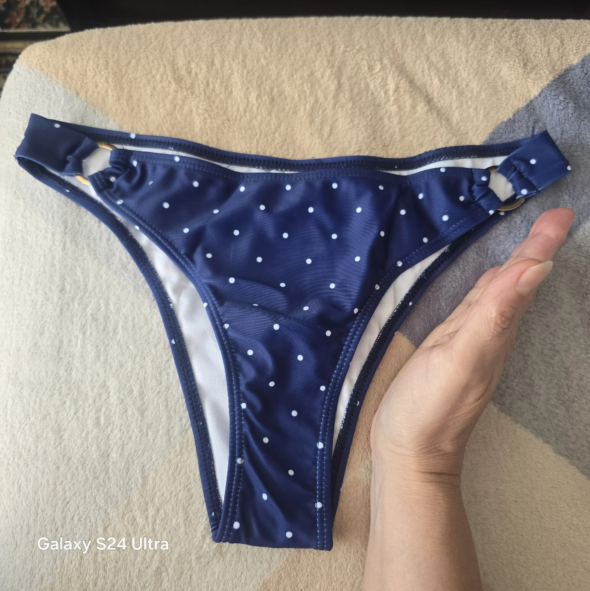 Stylish White Polka Dot Bikini Set for Beach Bliss photo review