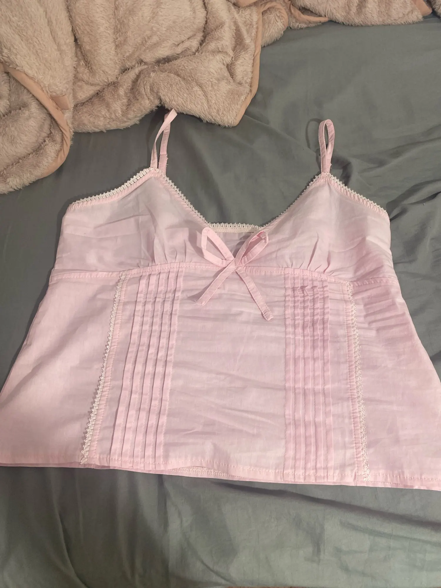 Elegant Lace V-Neck Camisole Tank Top - Breathable Summer Wear photo review