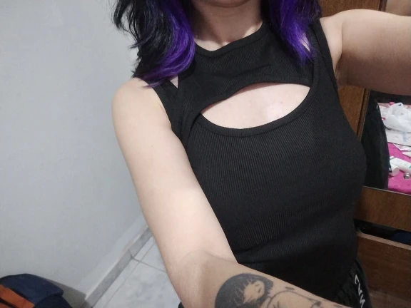 Asymmetrical Knitted Crop Top: Trendy E-Girl Style for Summer photo review