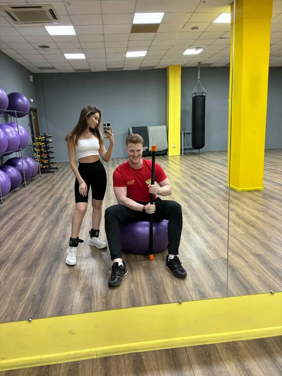 Trendy Women's Sleeveless Cotton Crop Top for Summer Vibes photo review