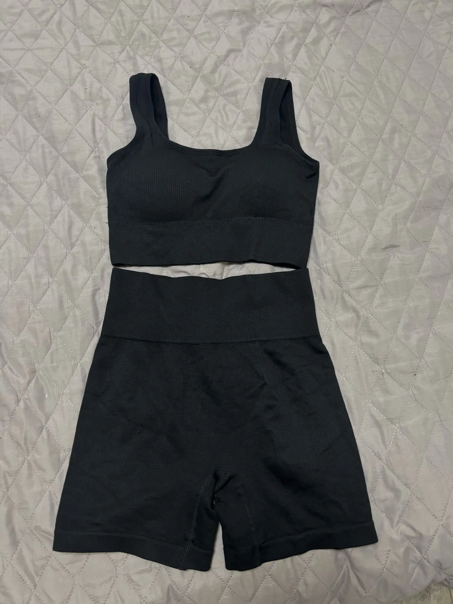 Luxurious Ribbed Yoga Set for Ultimate Comfort & Style photo review