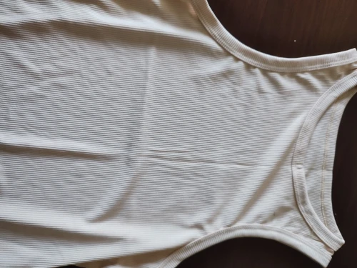 Ribbed Off-Shoulder Tank Top - Stylish Summer Casual Wear photo review