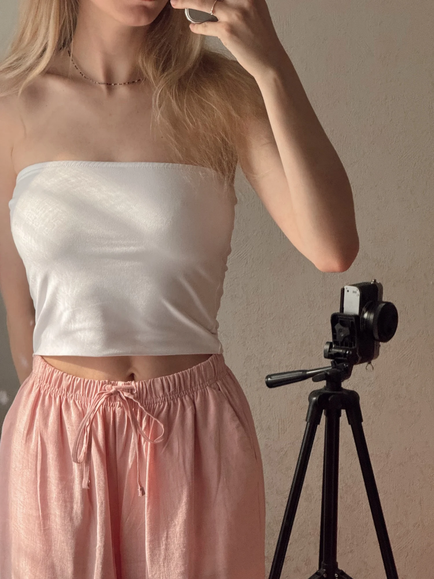 Stylish Women's Strapless Cropped Tube Top for Summer Fun photo review