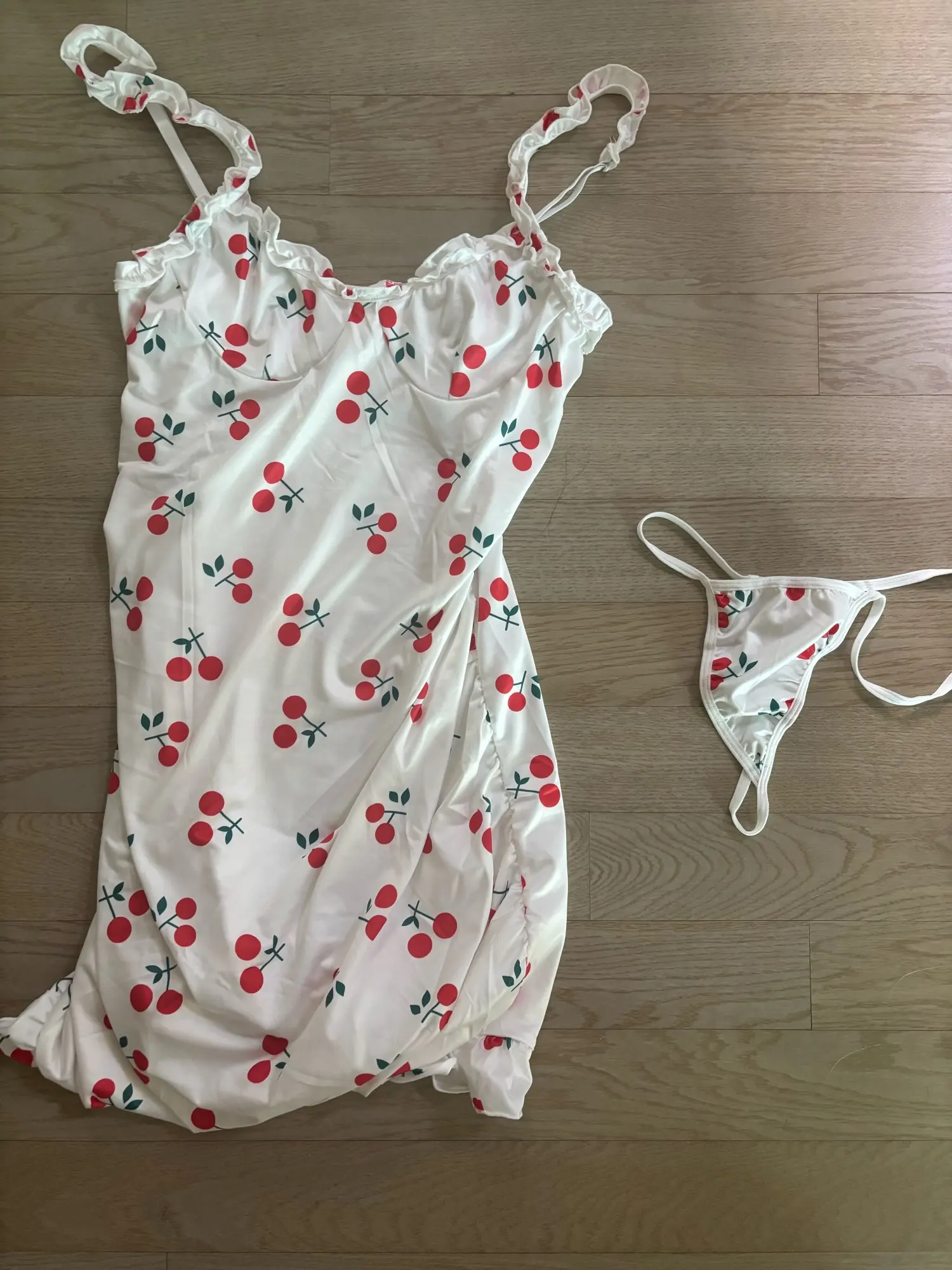 Luxe Backless Mini Nightgown for Romantic Evenings photo review