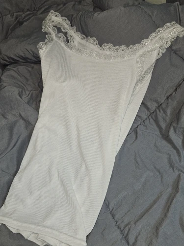 Luxe Sleeveless Lace Tank Top for Effortless Summer Style photo review