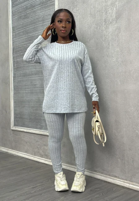 Gingham Two-Piece Loungewear Set - Stretchy Comfort for Women