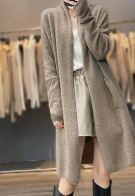 Luxurious 100% Merino Wool Women's Cardigan for All Seasons