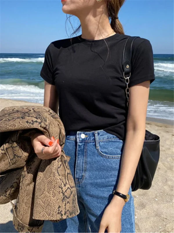 Bla Pure Cotton T-Shirt: Chic Summer Essential for Women