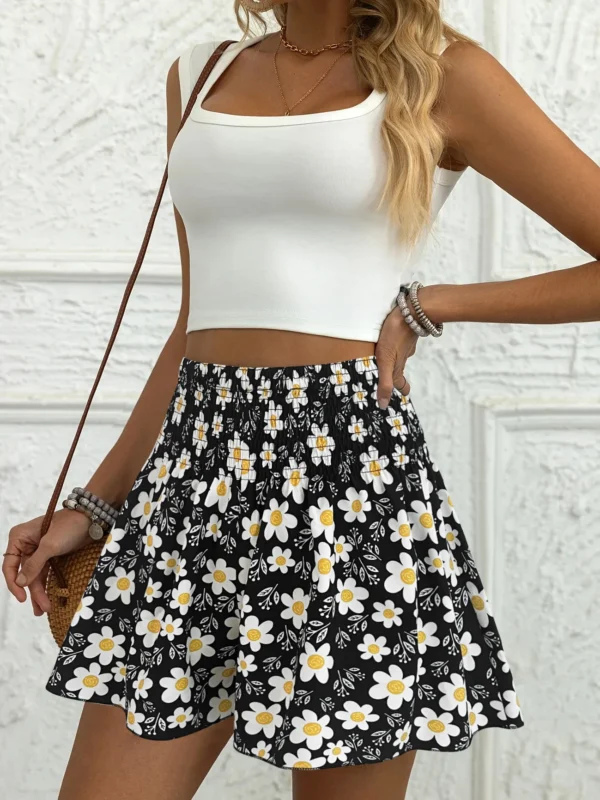 Floral printed skirts and pants for women in summer fashion and comfortable outdoor wear beach shorts pants
