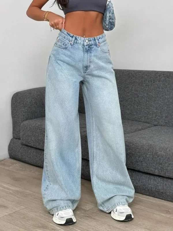 Light-Colored High-Waist Wide Leg Jeans for a Stylish Look
